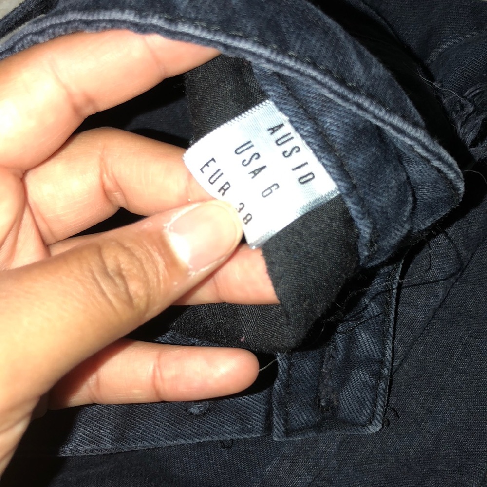 Shorts - Picture 4 of 5